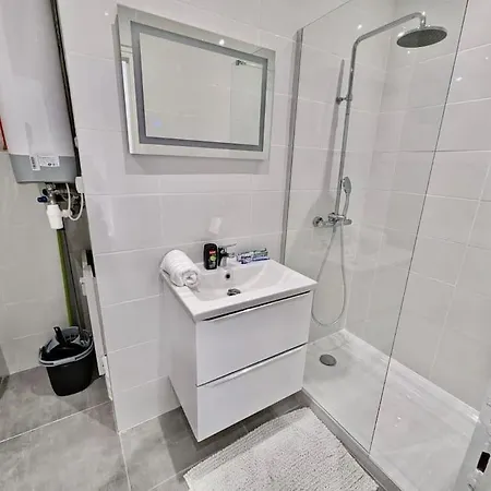Magnifique T2 Refait à Neuf - Calme&tout Equipé Avec Parking Apartamento