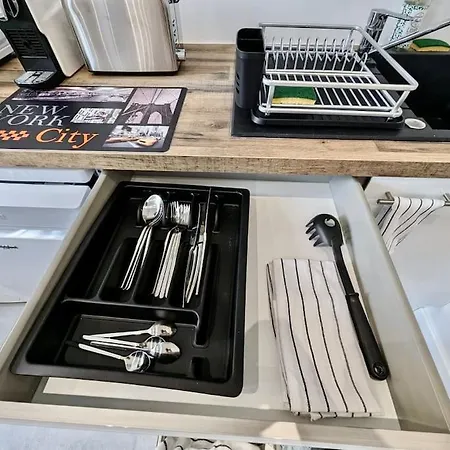 Magnifique T2 Refait A Neuf - Calme & Equipe Avec Parking * Grenoble