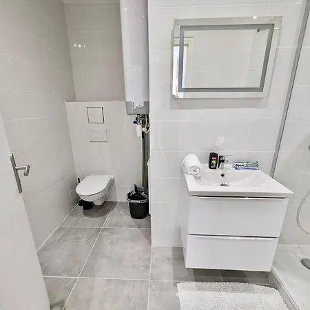 Magnifique T2 Refait à Neuf - Calme&tout Equipé Avec Parking Apartamento Grenoble