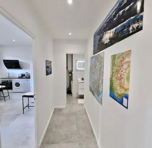 Magnifique T2 Refait A Neuf - Calme & Equipe Avec Parking *