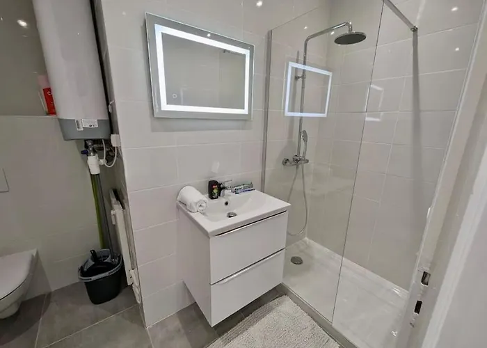 Apartment Magnifique T2 Refait A Neuf - Calme & Equipe Avec Parking *